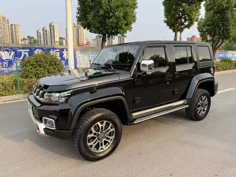 BAIC BJ40 Beijing Off-road BJ40 2023 2.0T Automatic 4WD City Hunter Edition Knight Edition 2022 — фото 1, купить с доставкой в Москву