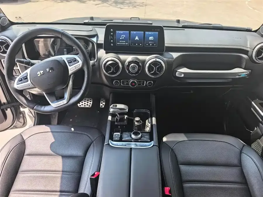 BAIC BJ40 Beijing Off-road BJ40 2023 2.0T Automatic 4WD Touring Tower Champion Edition 2023 — миниатюра 3