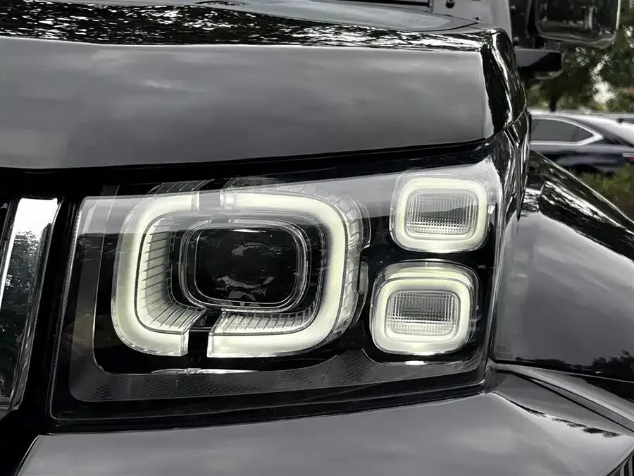 BAIC BJ40 Beijing Off-road BJ40 2023 2.0T Automatic 4WD City Hunter Edition Knight Edition 2023 — миниатюра 2