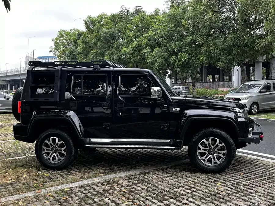 BAIC BJ40 Beijing Off-road BJ40 2023 2.0T Automatic 4WD City Hunter Edition Knight Edition 2023 — миниатюра 5