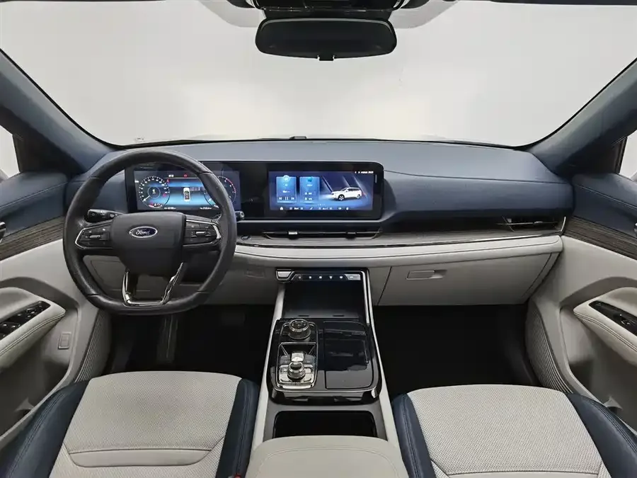 Ford Lingrui 2022 EcoBoost 170 Premium Edition 2022 — миниатюра 2
