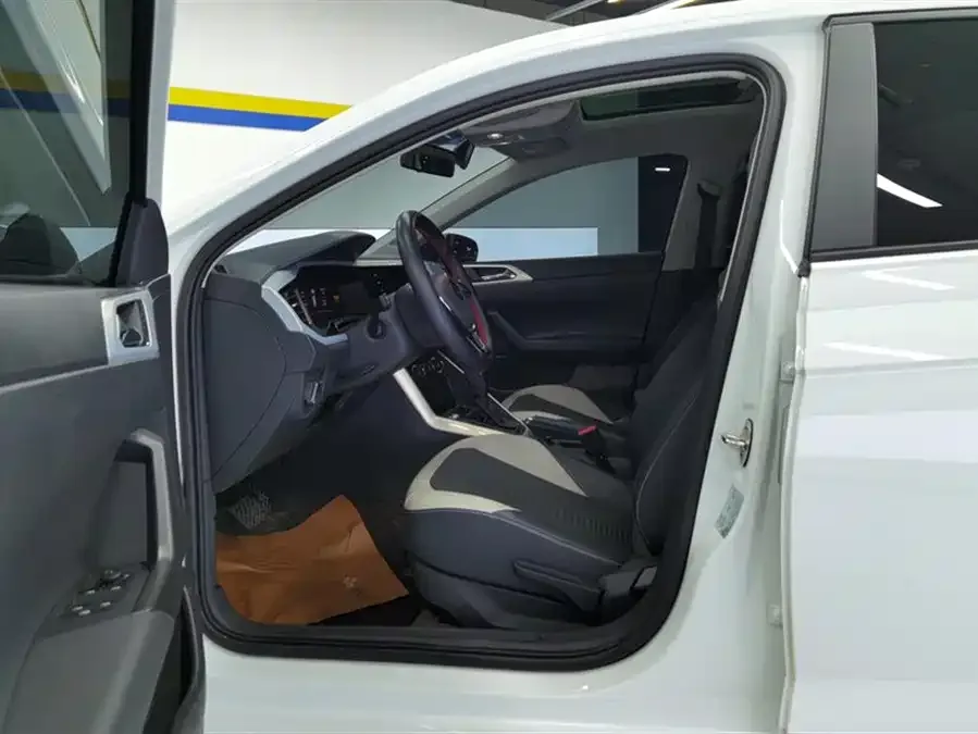 Volkswagen Polo Polo 2023 Plus 1.5L Automatic Colorful Technology Edition 2023 — миниатюра 3