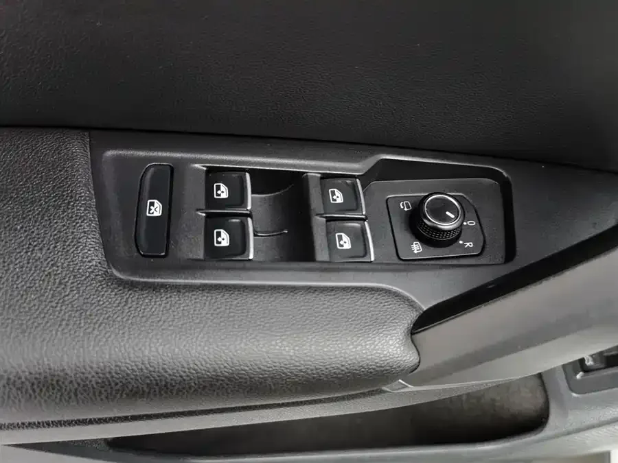 Volkswagen Tayron Tanyue 2022 330TSI two-wheel drive luxury smart connected version Plus 2022 — миниатюра 3