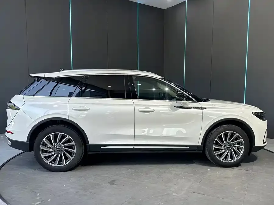 Lincoln Adventurer Adventurer 2024 2.0T 2WD Elegant Edition 2024 — миниатюра 2