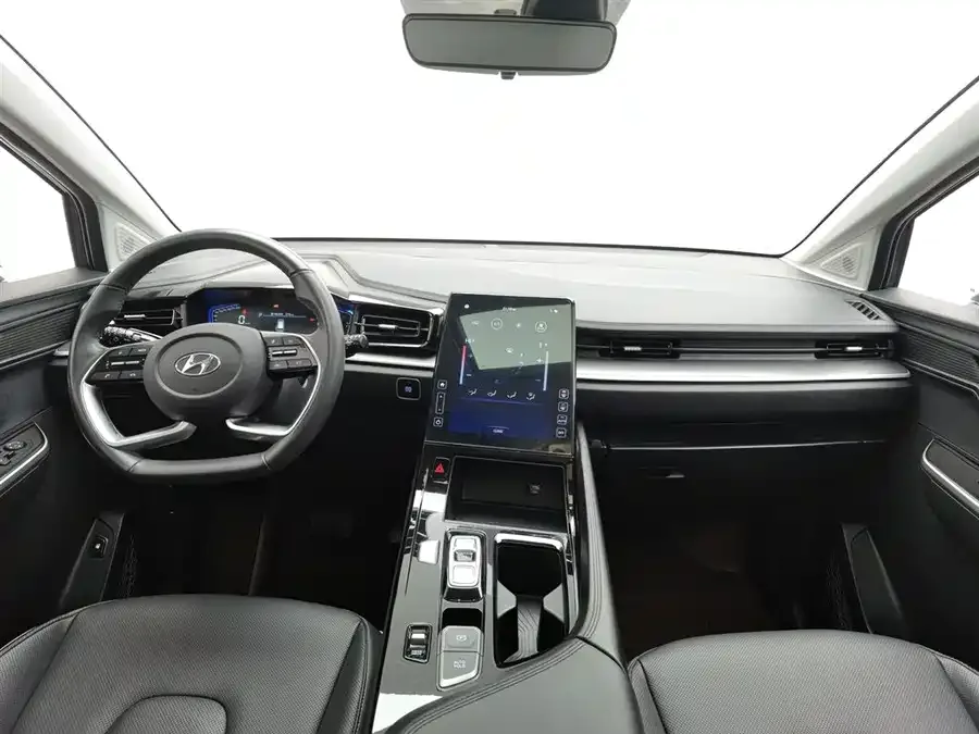 Hyundai Custo Kustu 2024 270TGDi LUX Premium Edition 2025 — миниатюра 2