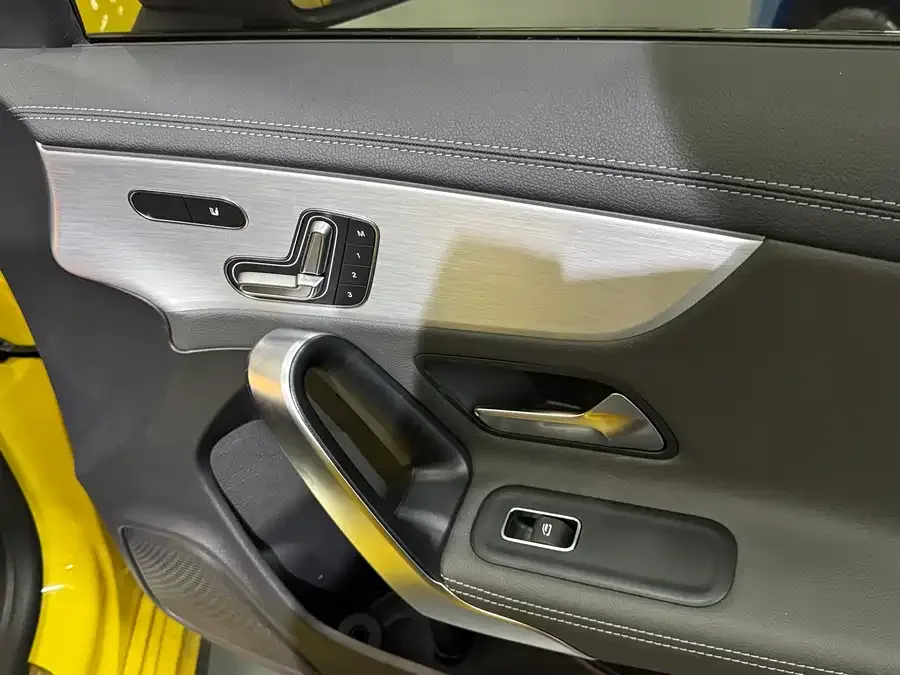 Mercedes-Benz CLA AMG Mercedes-Benz CLA AMG 2022 AMG CLA 35 4MATIC 2022 — миниатюра 4