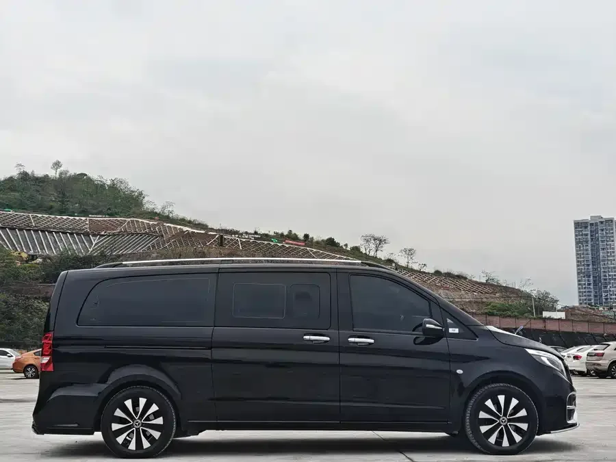 Mercedes-Benz Vito Vito 2021 2.0T Business Edition 7 Seaters 2022 — миниатюра 2