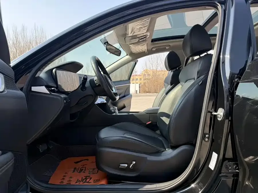 Hyundai Mistra Mingtu 2021 1.8L CVT GLX Elite Edition 2023 — миниатюра 3