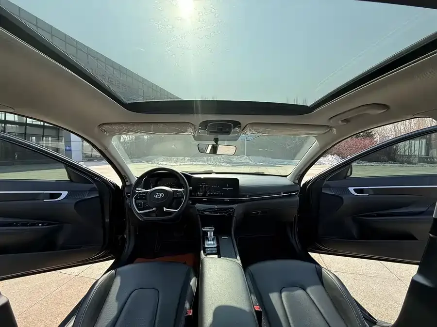 Hyundai Mistra Mingtu 2021 1.8L CVT GLX Elite Edition 2023 — миниатюра 4