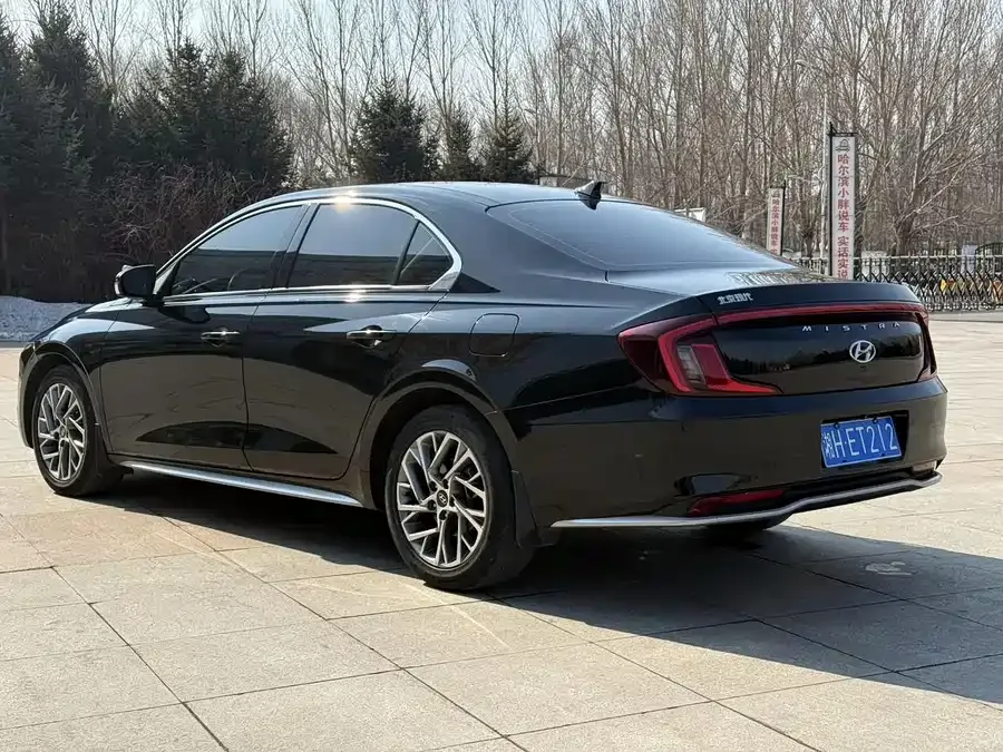 Hyundai Mistra Mingtu 2021 1.8L CVT GLX Elite Edition 2023 — миниатюра 5