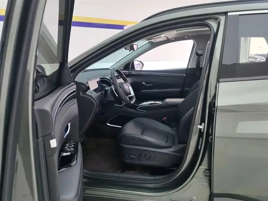 Hyundai tucson l Tucson 2023 Tucson L 1.5T Automatic 2WD LUX Premium Edition 2023 — миниатюра 3