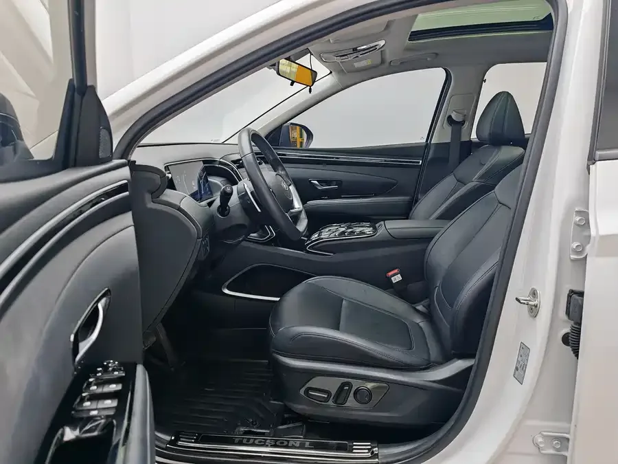 Hyundai tucson l Tucson 2021 Tucson L 1.5T DCT LUX Premium Edition 2022 — миниатюра 4