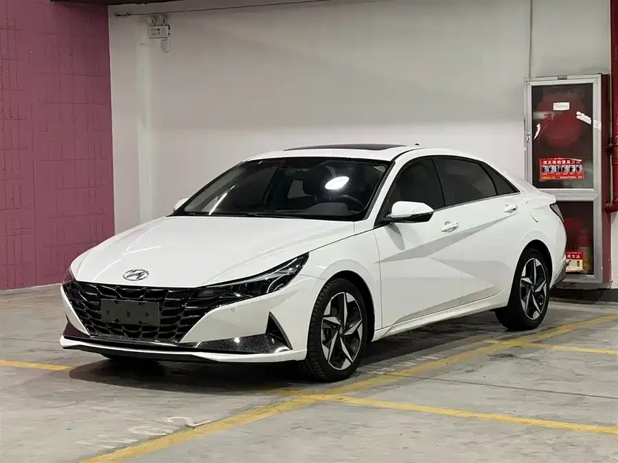 Hyundai Elantra 2023