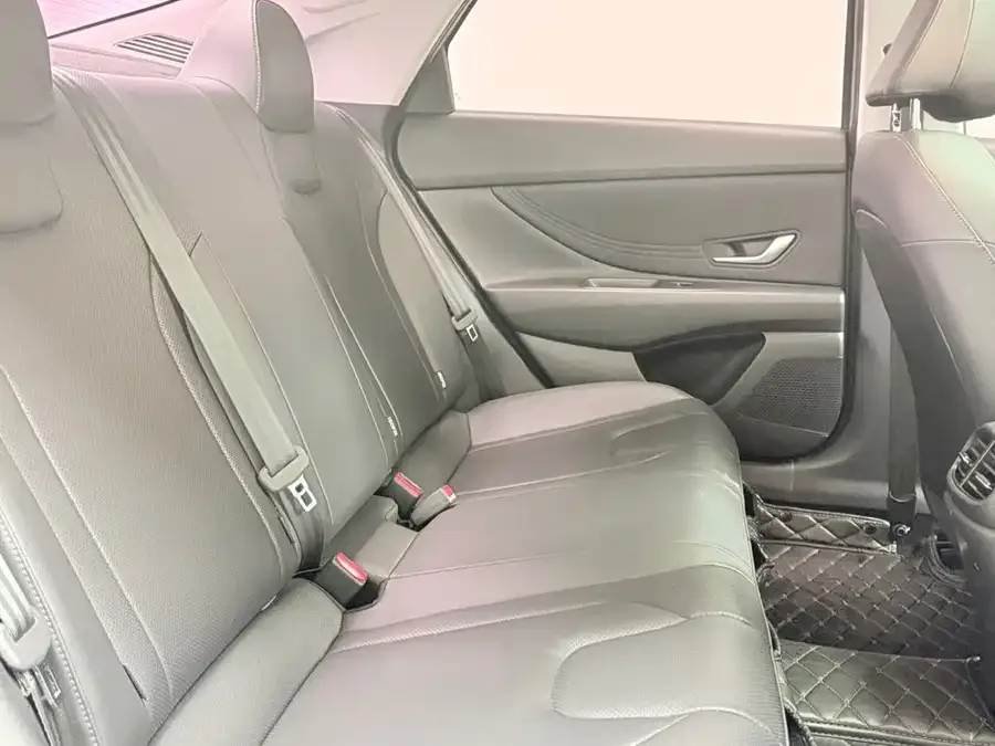 Hyundai Elantra Elantra 2022 1.5L CVT GLX Elite Edition 2023 — миниатюра 4