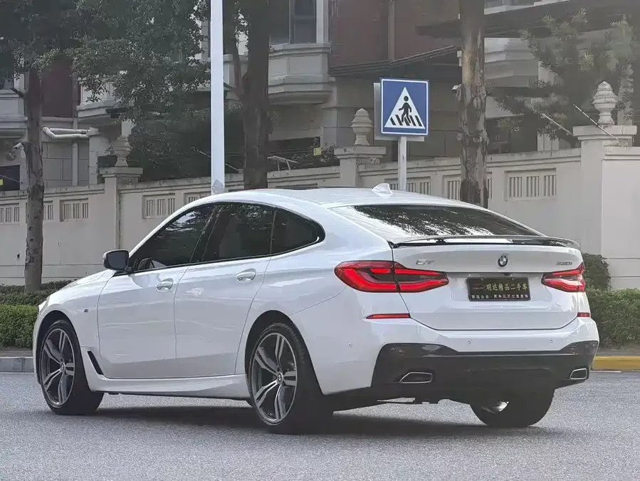 BMW 6 Series GT 2022 630i M Sport Package 2023 — миниатюра 2