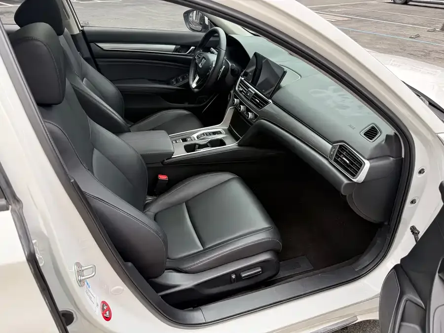 Honda Accord 2022 Accord Hybrid 2.0L Sharp Edition 2023 — миниатюра 3