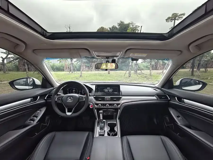 Honda Accord Accord 2022 260TURBO Deluxe Edition 2022 — миниатюра 4