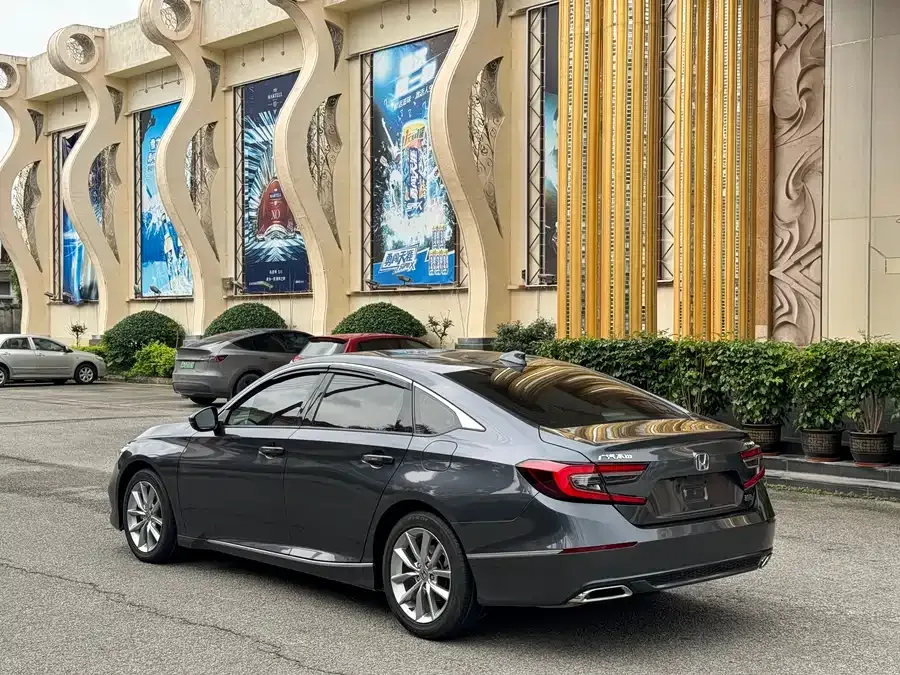 Honda Accord Accord 2022 260TURBO Deluxe Edition 2022 — миниатюра 2
