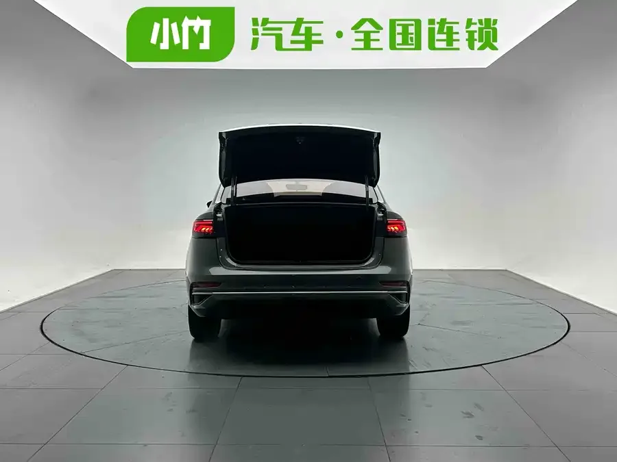 Geely Emgrand Emgrand 2022 4th Generation 1.5L CVT Premium Edition 2023 — миниатюра 2