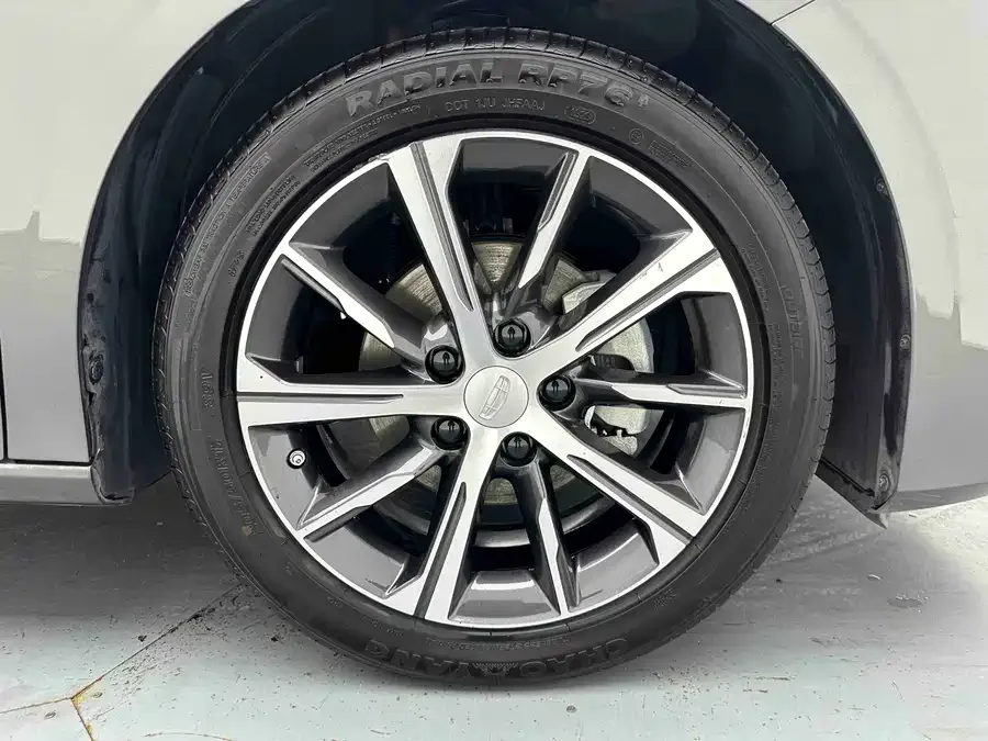 Geely Emgrand Emgrand 2022 4th Generation 1.5L CVT Premium Edition 2023 — миниатюра 3