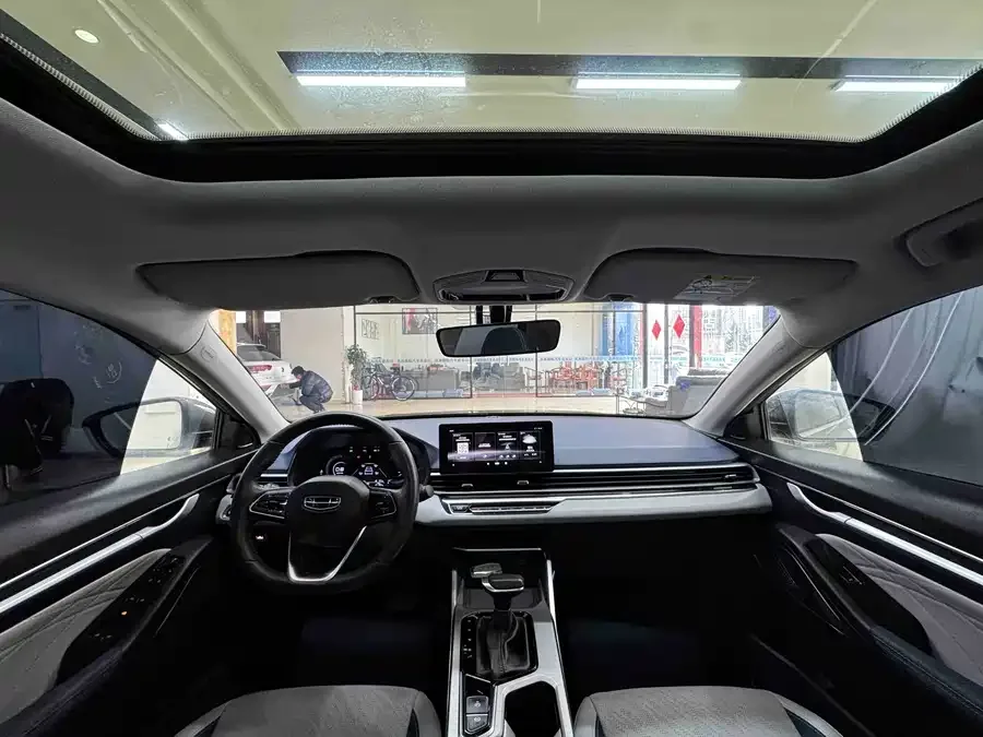 Geely Emgrand Emgrand 2022 4th Generation 1.5L CVT Flagship Model 2022 — миниатюра 5