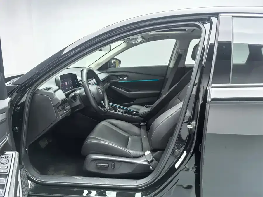 Honda Accord Accord 2025 260TURBO Luxury Edition 2025 — миниатюра 4