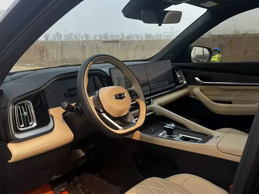 Geely Monjaro Geely Xingyue L 2026 Oriental Yao 2.0TD Automatic Sky Edition 2026 — миниатюра 4