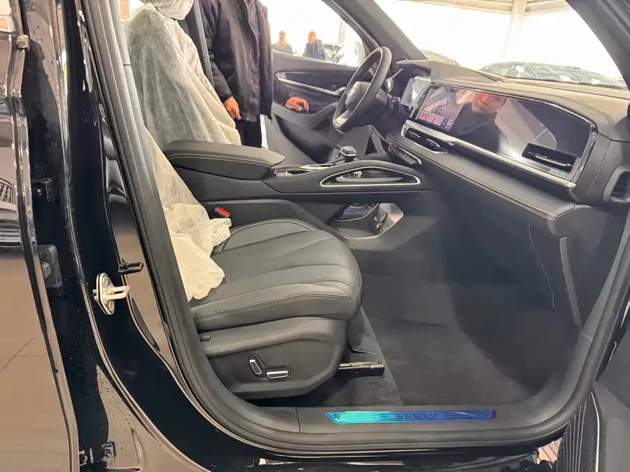 Geely Monjaro Xingyue L 2024 2.0TD DCT EVO 2WD Changfeng Edition 2026 — миниатюра 5