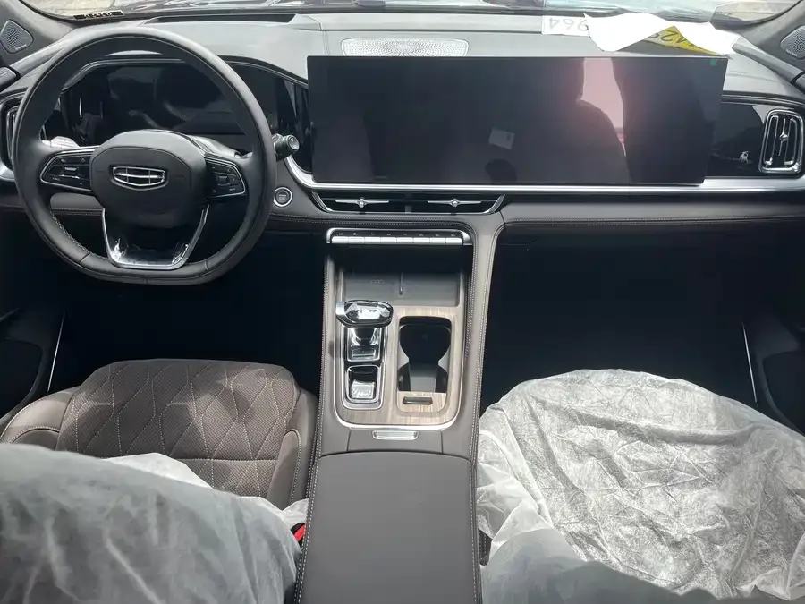 Geely Monjaro Geely Xingyue L 2026 Oriental Yao 2.0TD Automatic Sky Edition 2026 — миниатюра 4