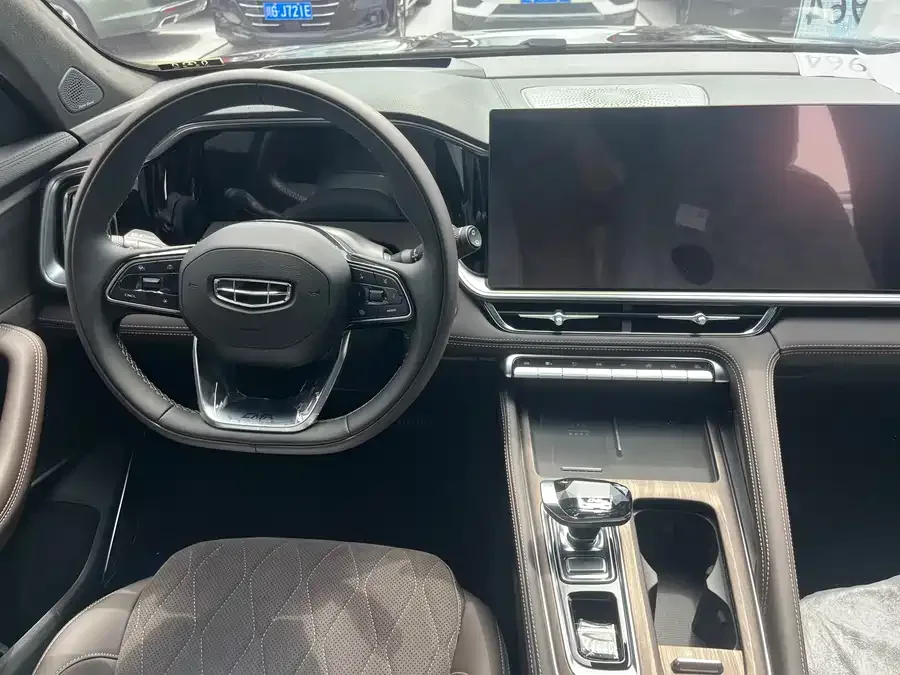 Geely Monjaro Geely Xingyue L 2026 Oriental Yao 2.0TD Automatic Sky Edition 2026 — миниатюра 5