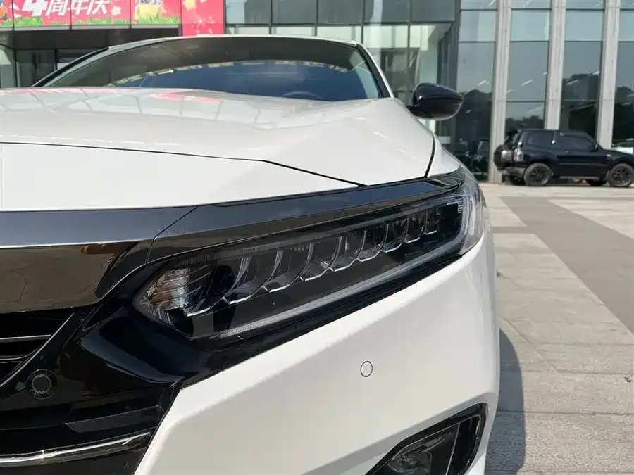 Honda Accord 2022 Accord 260TURBO Fantasy Night Premium Edition 2022 — миниатюра 3