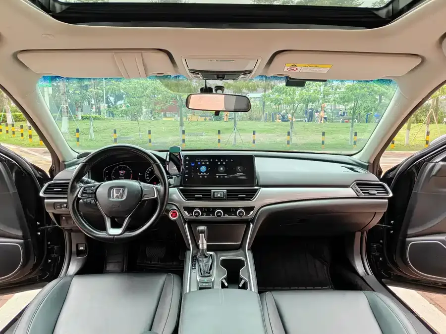 Honda Accord Accord 2022 260TURBO Deluxe Edition 2022 — миниатюра 3