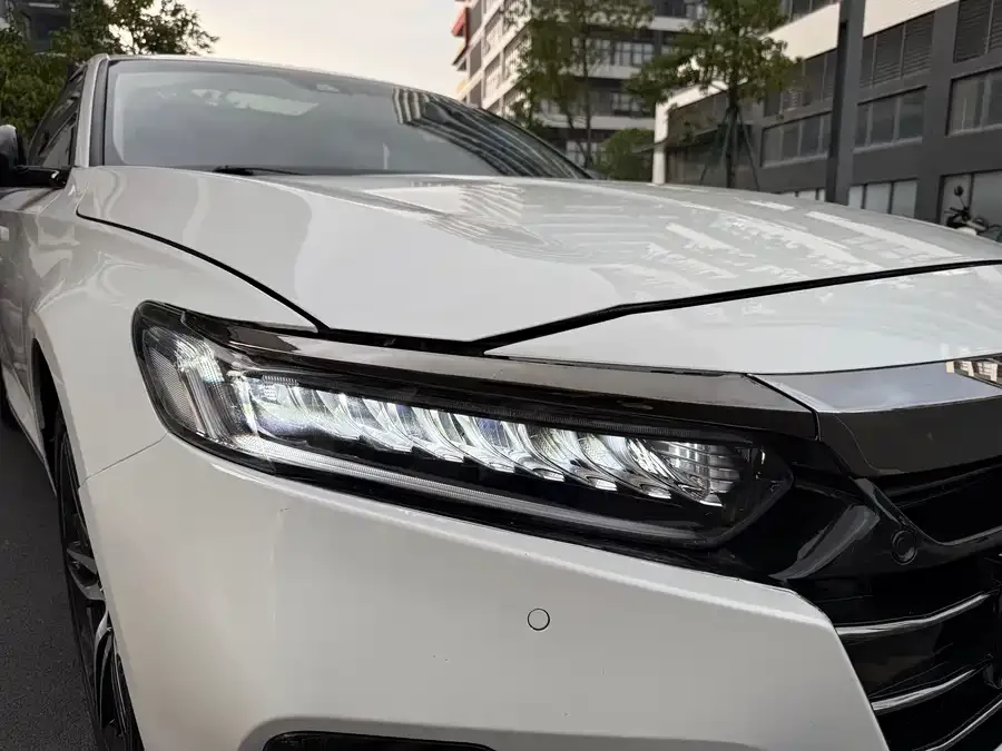 Honda Accord 2022 Accord 260TURBO Fantasy Night Premium Edition 2023 — миниатюра 5