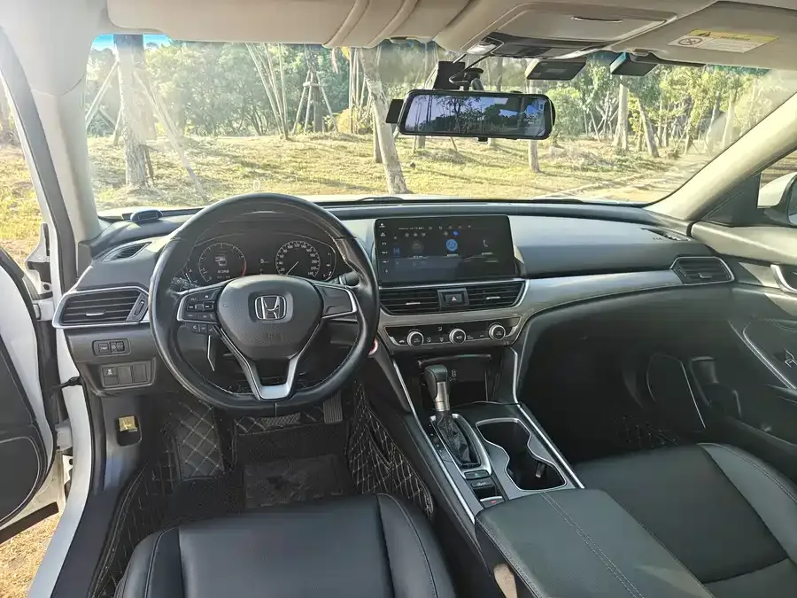 Honda Accord Accord 2022 260TURBO Deluxe Edition 2022 — миниатюра 3
