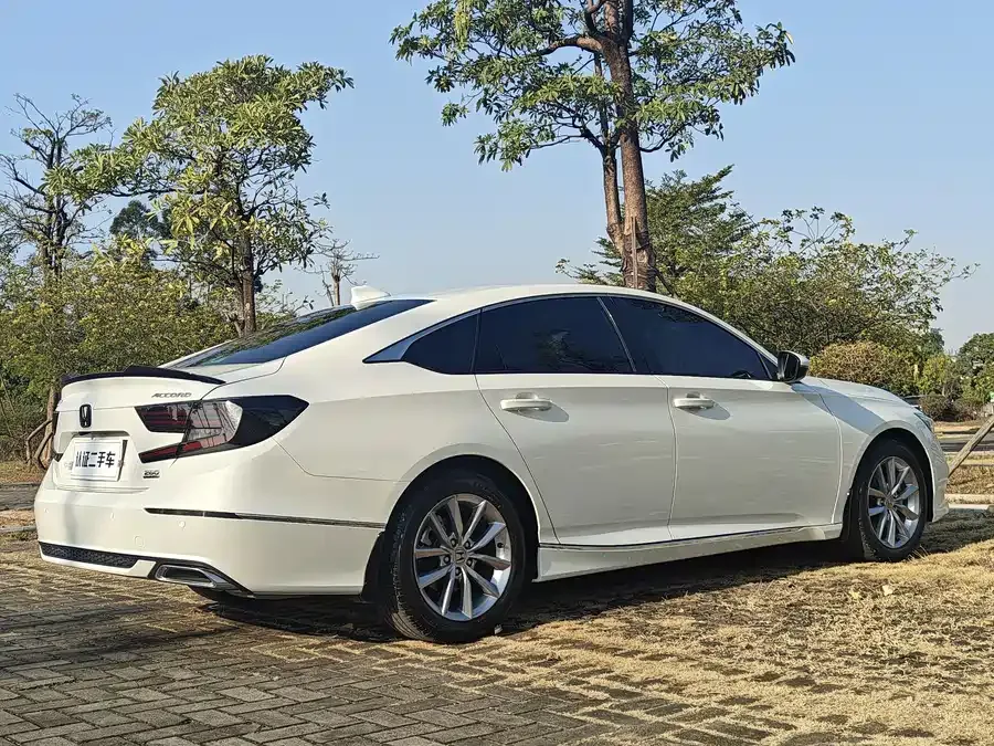 Honda Accord Accord 2022 260TURBO Deluxe Edition 2022 — миниатюра 5