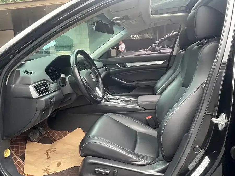 Honda Accord Accord 2022 260TURBO Deluxe Edition 2022 — миниатюра 2