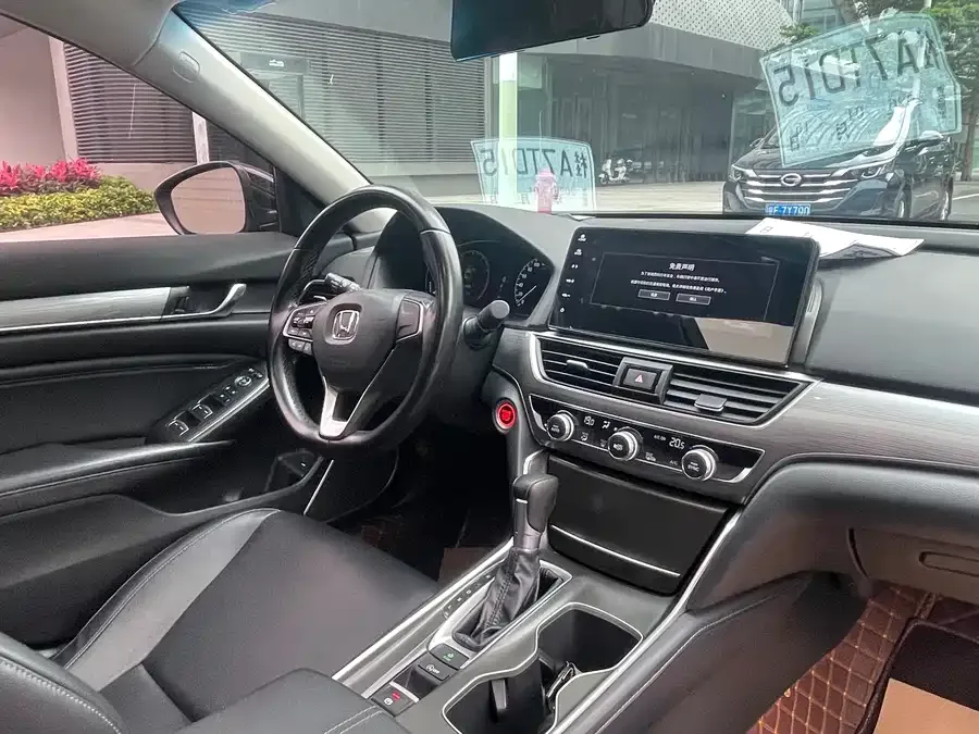 Honda Accord Accord 2022 260TURBO Deluxe Edition 2022 — миниатюра 3