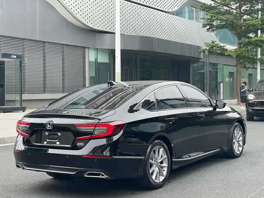 Honda Accord Accord 2022 260TURBO Deluxe Edition 2022 — миниатюра 4