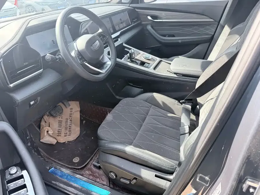 Geely Monjaro Xingyue L 2025 Dongfangyao 2.0TD Automatic Star-gazing Edition 2025 — миниатюра 4