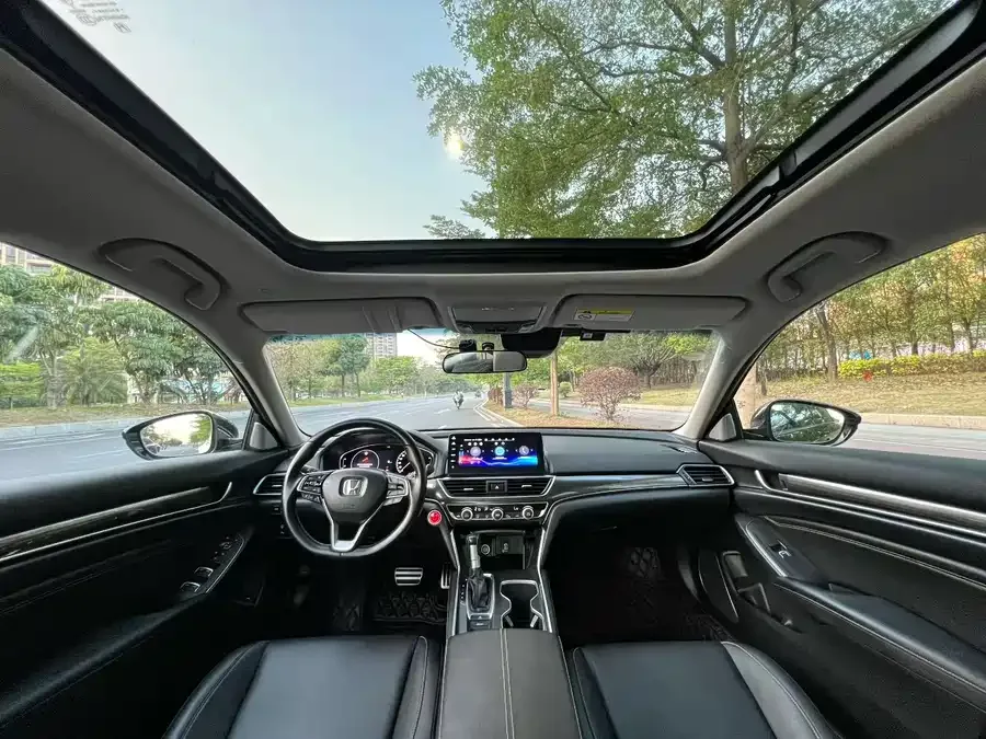 Honda Accord 2022 Accord 260TURBO Fantasy Night Premium Edition 2023 — миниатюра 2