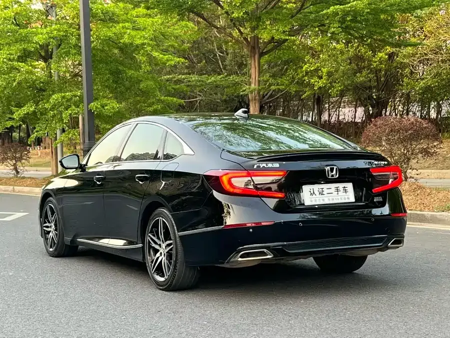 Honda Accord 2022 Accord 260TURBO Fantasy Night Premium Edition 2023 — миниатюра 3