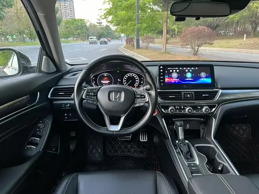 Honda Accord 2022 Accord 260TURBO Fantasy Night Premium Edition 2023 — миниатюра 4