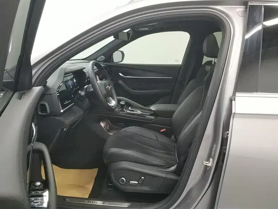 Geely Monjaro Xingyue L 2024 2.0TD High Power Automatic 2WD Skyline Edition 2024 — миниатюра 3