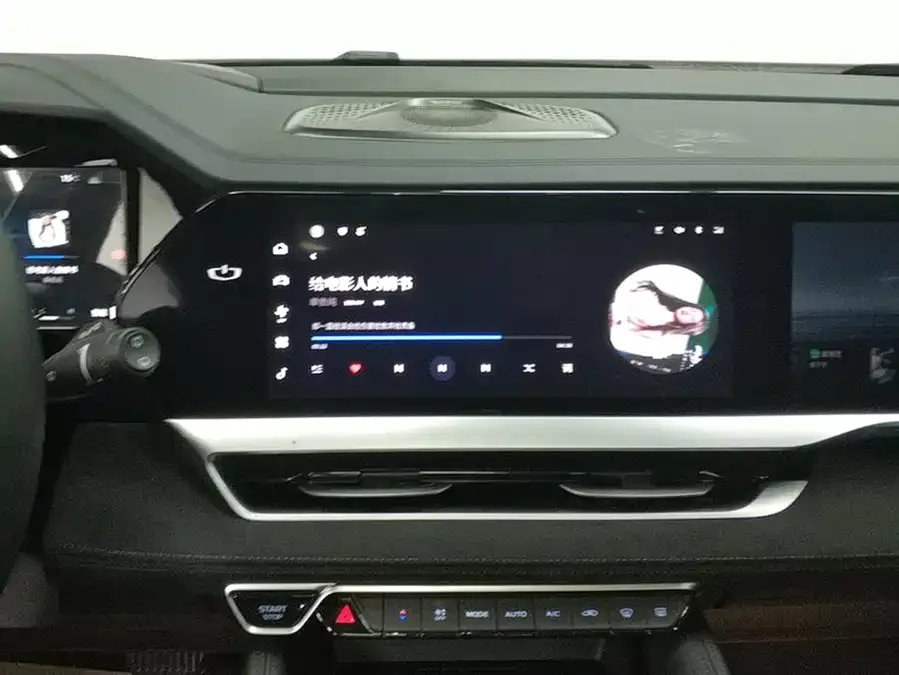 Geely Monjaro Xingyue L 2024 2.0TD High Power Automatic 2WD Skyline Edition 2024 — миниатюра 4