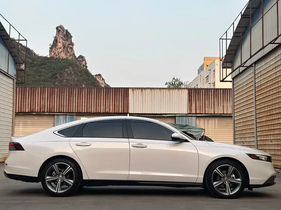 Honda Accord Accord 2025 260TURBO Premium Edition 2025 — миниатюра 2