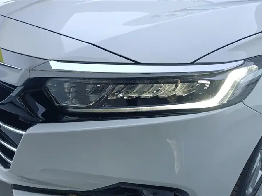 Honda Accord Accord 2022 260TURBO Deluxe Edition 2022 — миниатюра 2