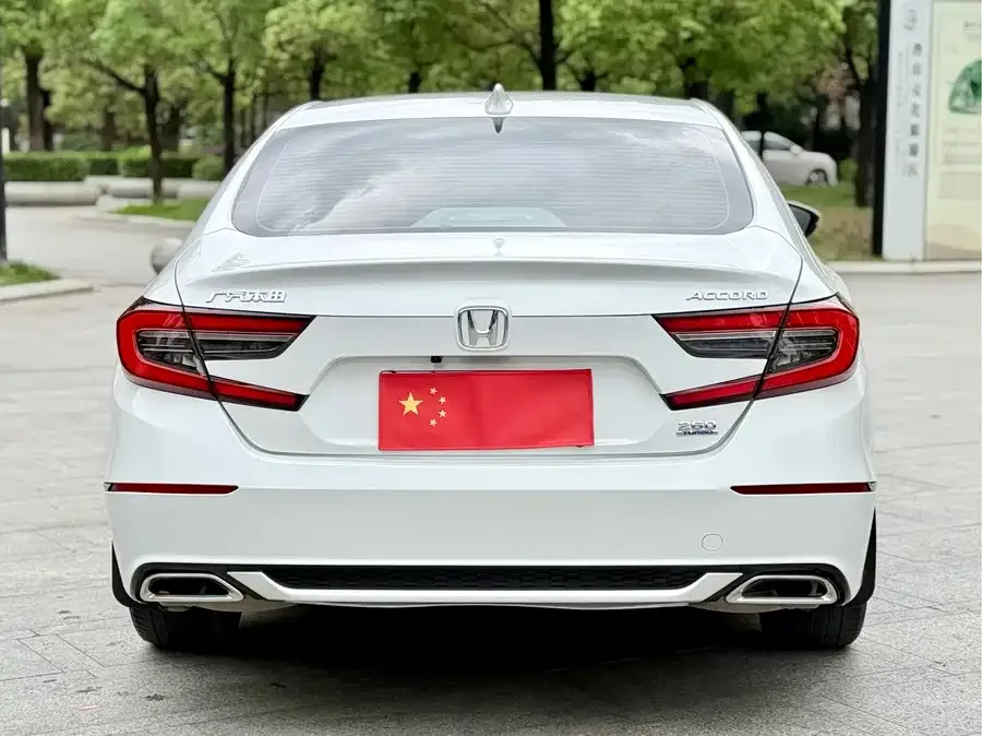Honda Accord Accord 2022 260TURBO Deluxe Edition 2022 — миниатюра 2