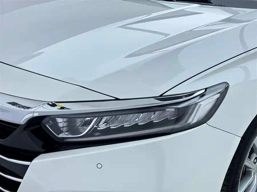 Honda Accord Accord 2022 260TURBO Deluxe Edition 2022 — миниатюра 3
