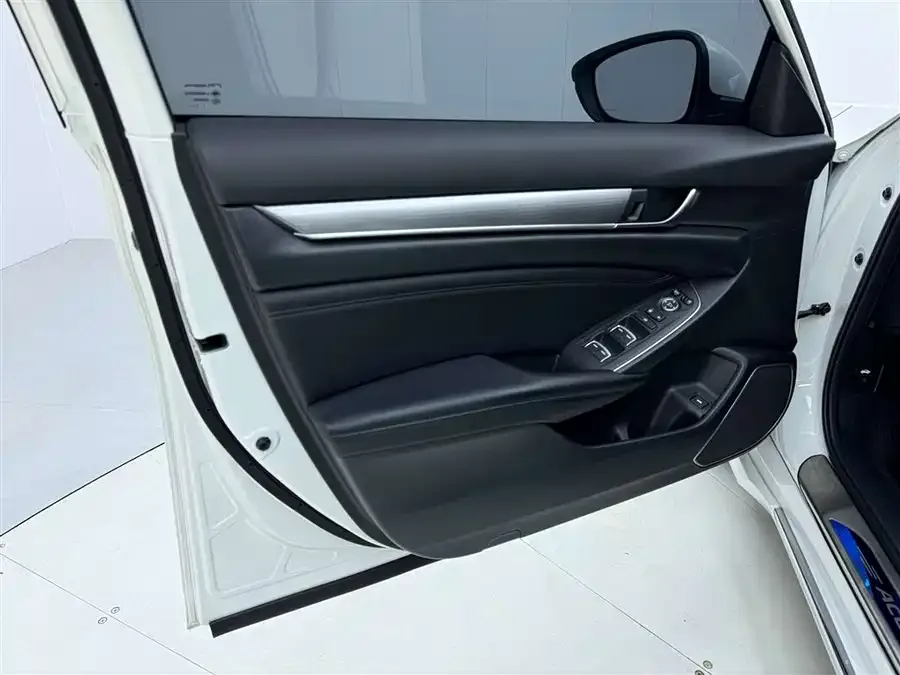 Honda Accord Accord 2022 260TURBO Deluxe Edition 2022 — миниатюра 5