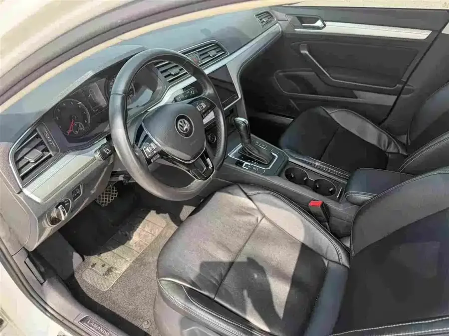 Volkswagen Lamando Lingdu 2021 230TSI DSG Fashion Edition 2022 — миниатюра 2